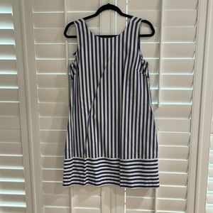 vineyard vines blue and white striped dress with bow and pockets